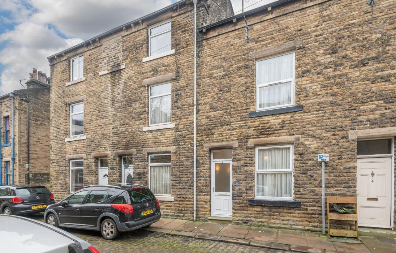 Sleeps 5 - 3 Bedrooms - Walk To The Square Hosted Happy Valley Cast * Hebden Bridge