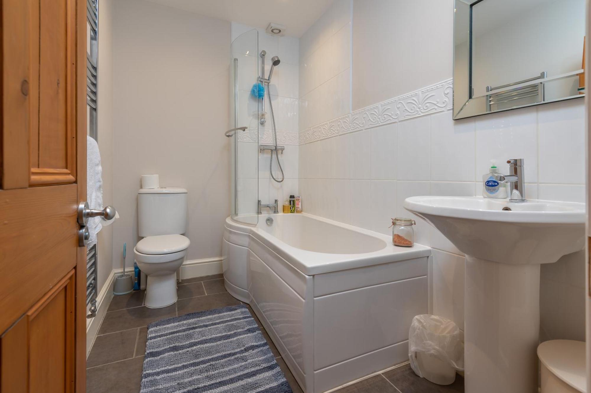 Casa vacanze Sleeps 5 - 3 Bedrooms - Walk To The Square Hosted Happy Valley Cast *